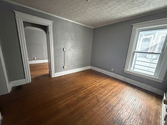 2nd image of 195 Parsells Ave