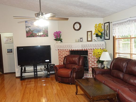 5th image of 5823 Marcia Ln