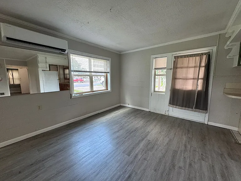 304 N Rockingham Ave — Photo 9