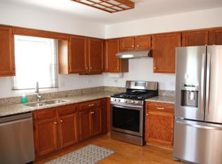 690 Garth Rd, Wheeling, IL 60090