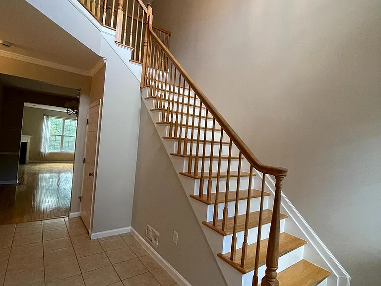 36 Hoover Ave — Photo 3