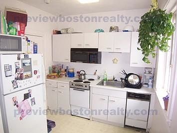 3rd image of 1625 Commonwealth Ave #25