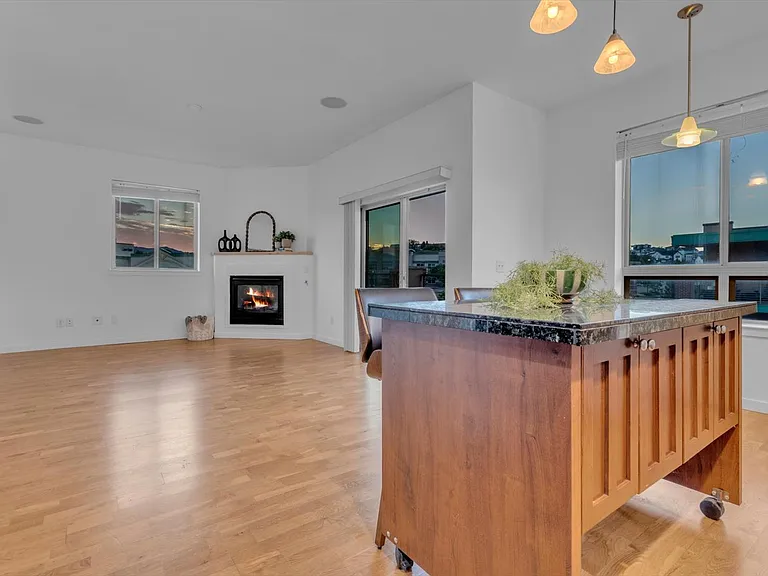 1053 W Century Dr #310 — Photo 9