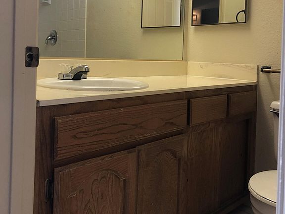 4th image of 1027 Tourmaline St Unit B