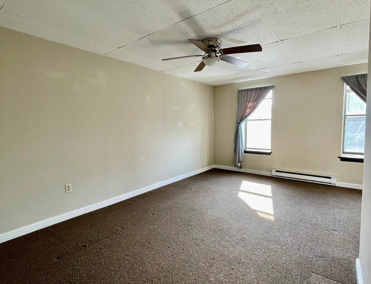 2 bed, 1.0 bath, 825 sqft, $1,500 — Photo 2