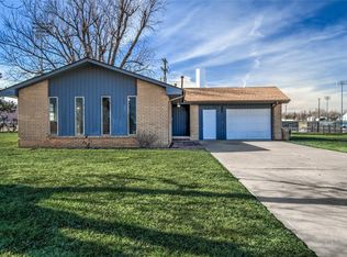 200 Gath Cir, Tuttle, OK 73089