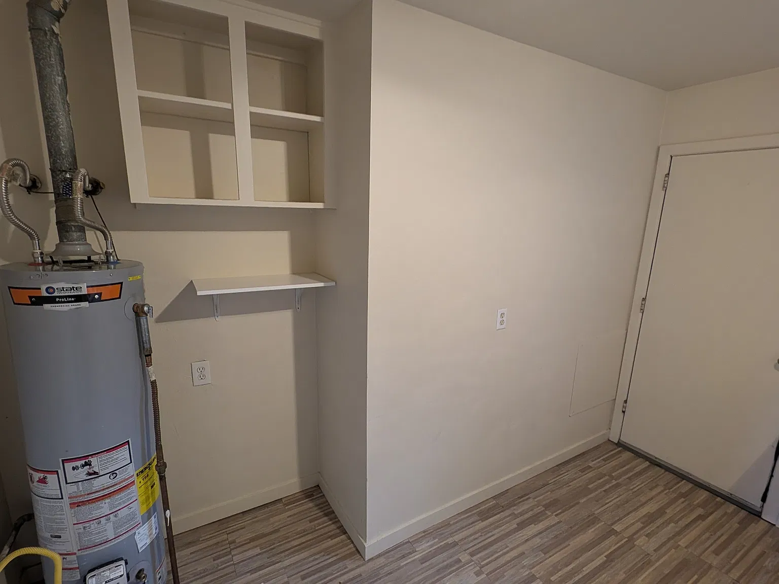1010 Palomas Drive SE - E — Photo 4