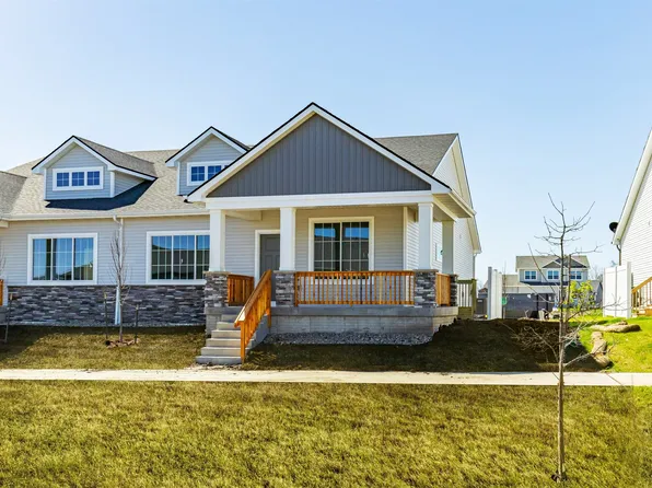 9749 Regatta Ln, Johnston, IA 50131