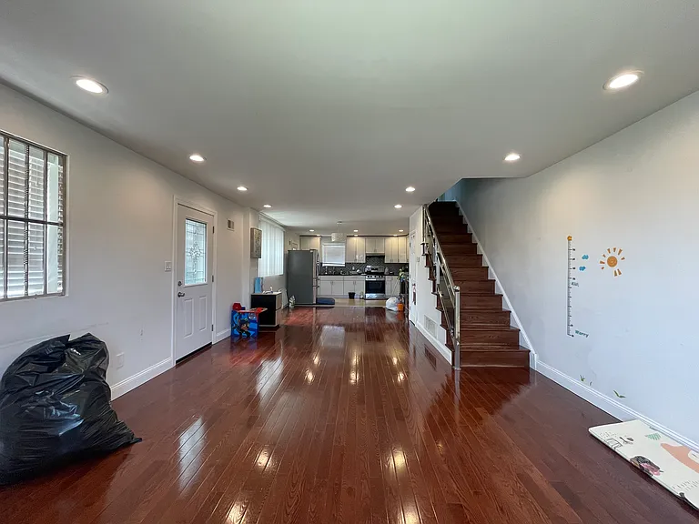 2820 Guilford St — Photo 3