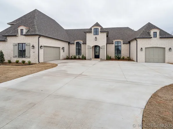 8622 S Timber Wolf Dr, Broken Arrow, OK 74014