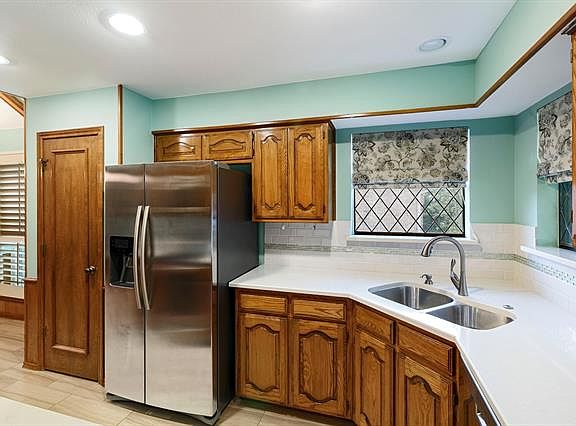 3rd image of 4024 Mesa Dr