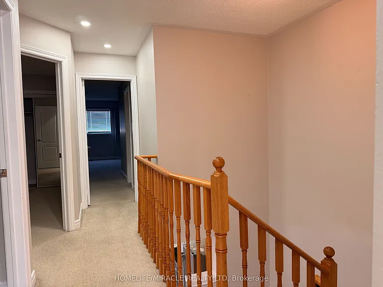 98 Marycroft Ct — Photo 14