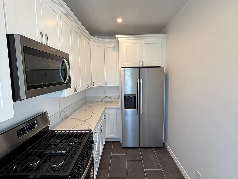 Extra Long Quartz Counter Space for Meal Prep and Entertaining