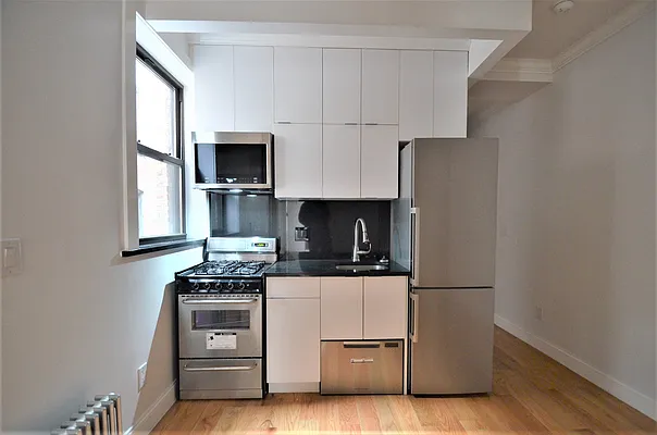 Rented by CITY SKYLINE REALTY INC | media 1