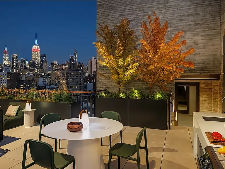 428 W 19th St #3D — Photo 17
