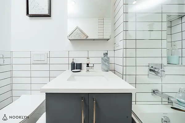 Rented by Nooklyn NYC LLC | media 74