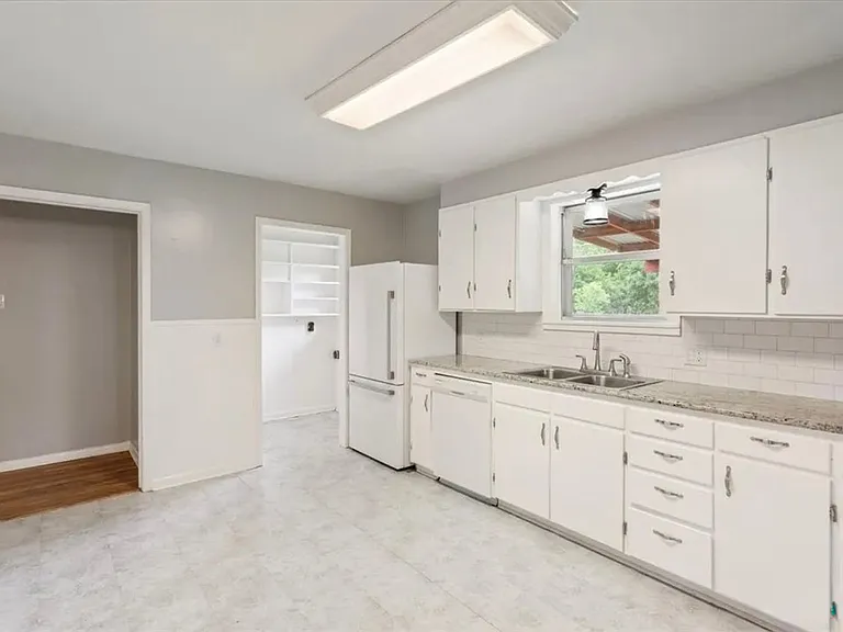316 Cranbrook Dr — Photo 9