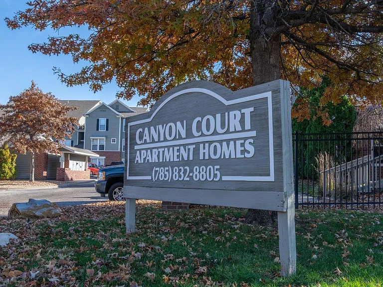 Canyon Court Apartments — Photo 1