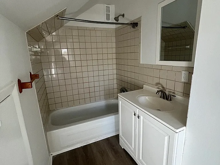 1702 Lawn Ave #2 — Photo 4