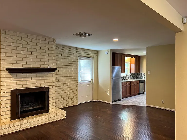 9619 Beverlyhill St — Photo 9