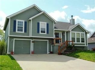 718 N Cottonwood St, Gardner, KS 66030