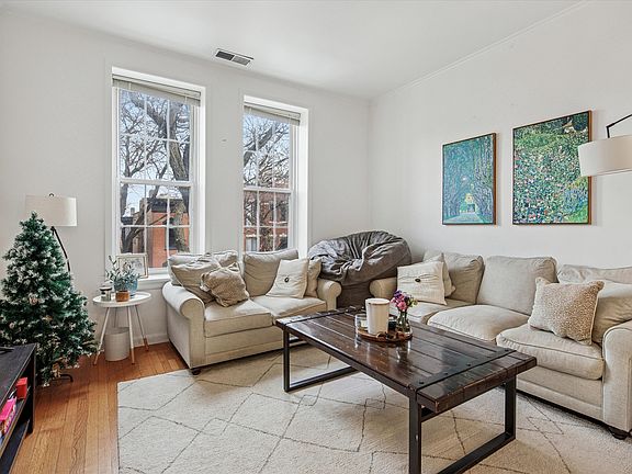 4th image of 1950 N Hudson Ave APT 3