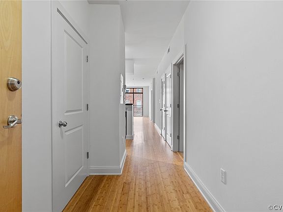 2nd image of 1333 W Broad St #U304