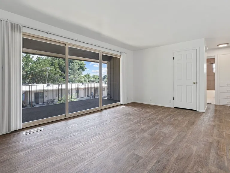 2614 S Green St — Photo 31