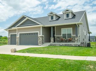 7700 NW 95th Ct, Johnston, IA 50131