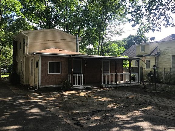 3rd image of 98 Gates Ave #B