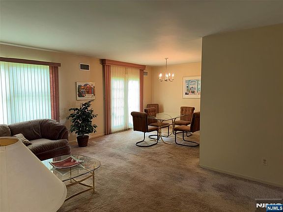 3rd image of 35 Meadowview Ter #35