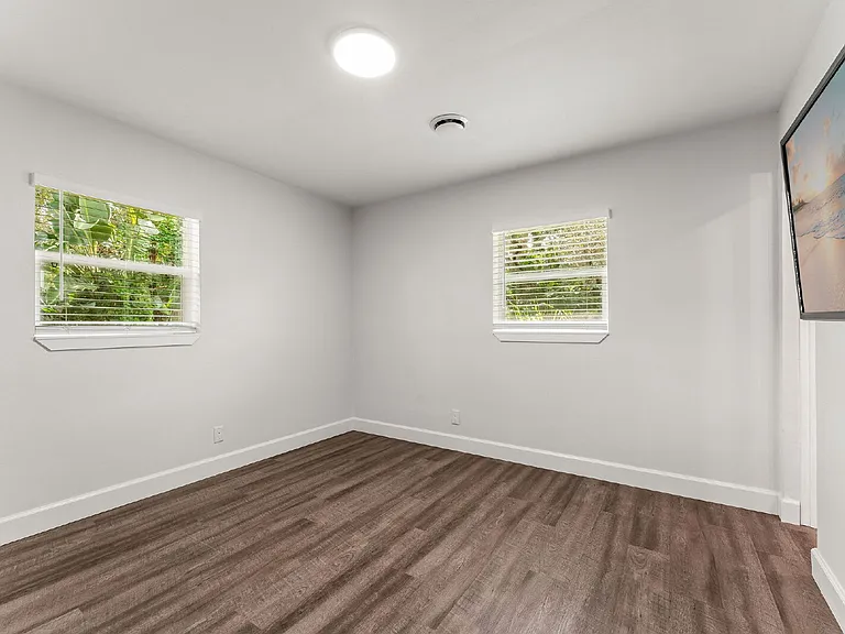 1143 Linden St — Photo 17