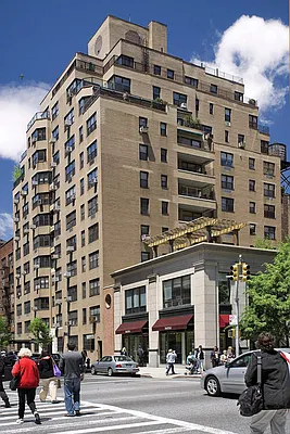 Sold by Renetta Real Estate | media 32