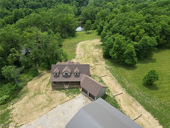3rd image of 10615 Township Road 68 NW