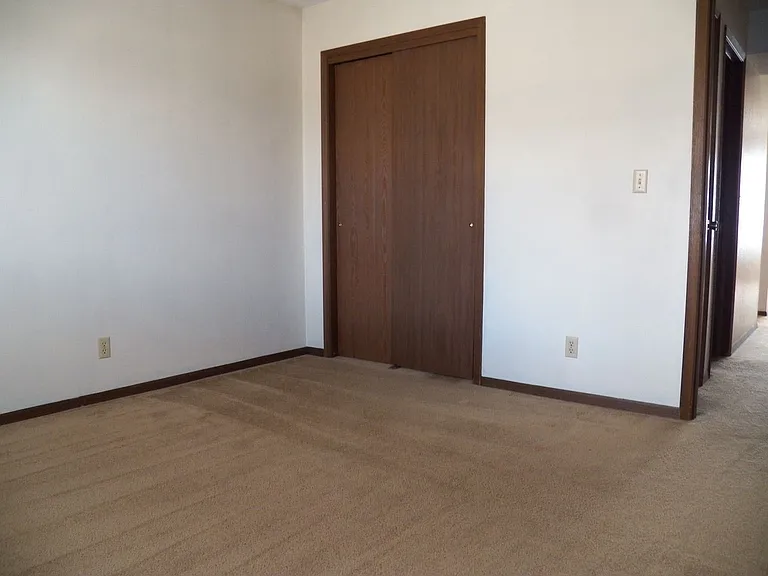 1008 Bridgit Ct SE — Photo 1