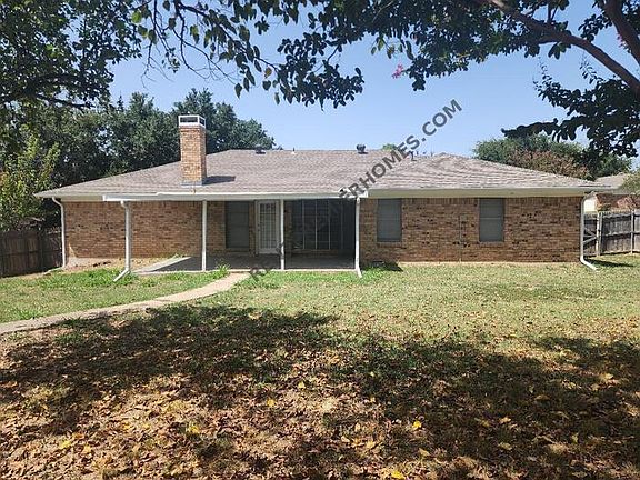 3rd image of 3324 Heritage Ln