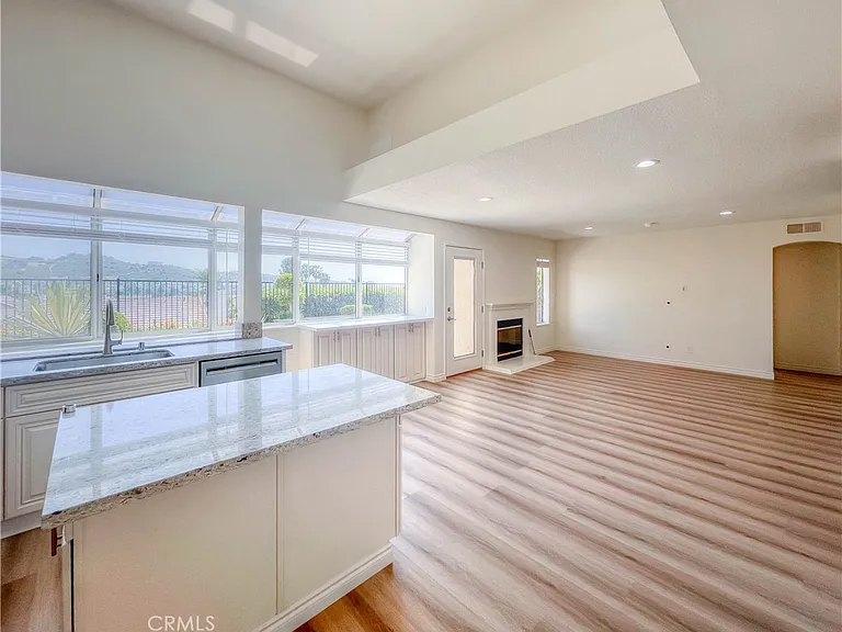 16140 Ridgeview Ln — Photo 4