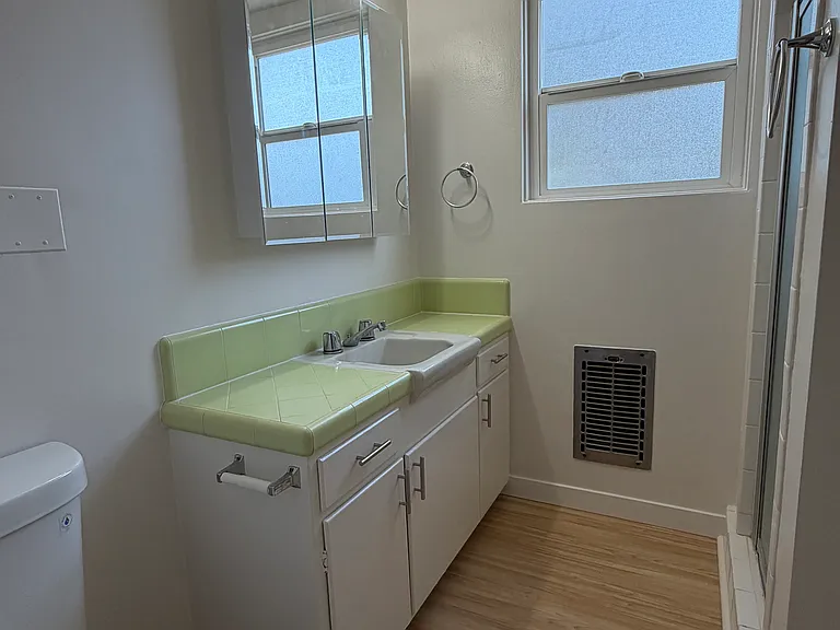 415 S Baldwin Ave #4 — Photo 16