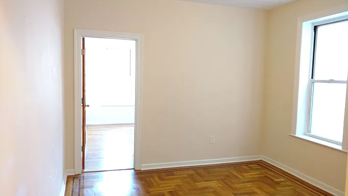 Rented by Roz Khan, LREB | media 3