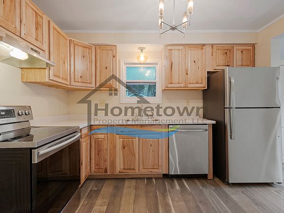 3rd image of 220 W Mission Ave