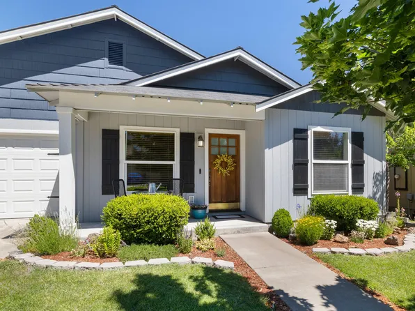 21370 Pecoraro Loop, Bend, OR 97701