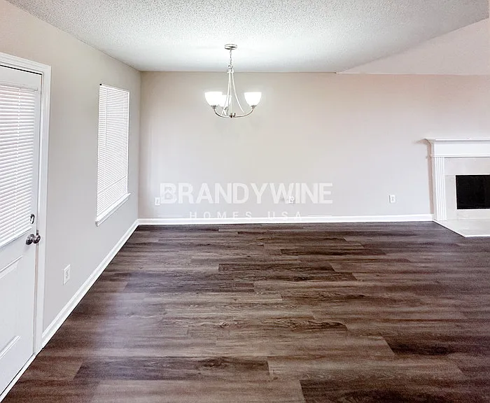 4599 White Rd — Photo 6