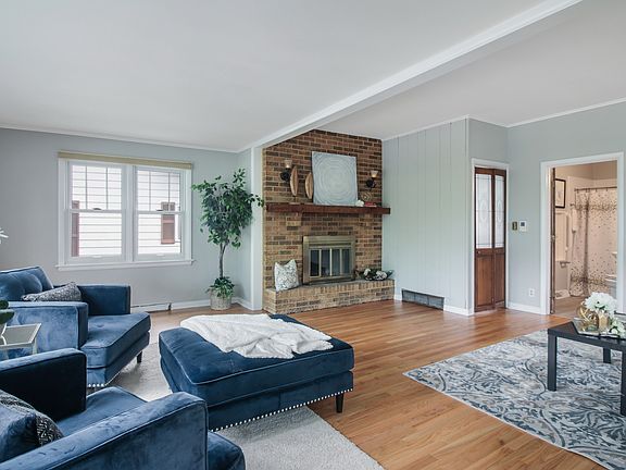 3rd image of 24952 W Forest Dr