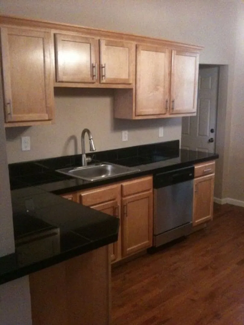 Student Housing - South Side Flats — Photo 2