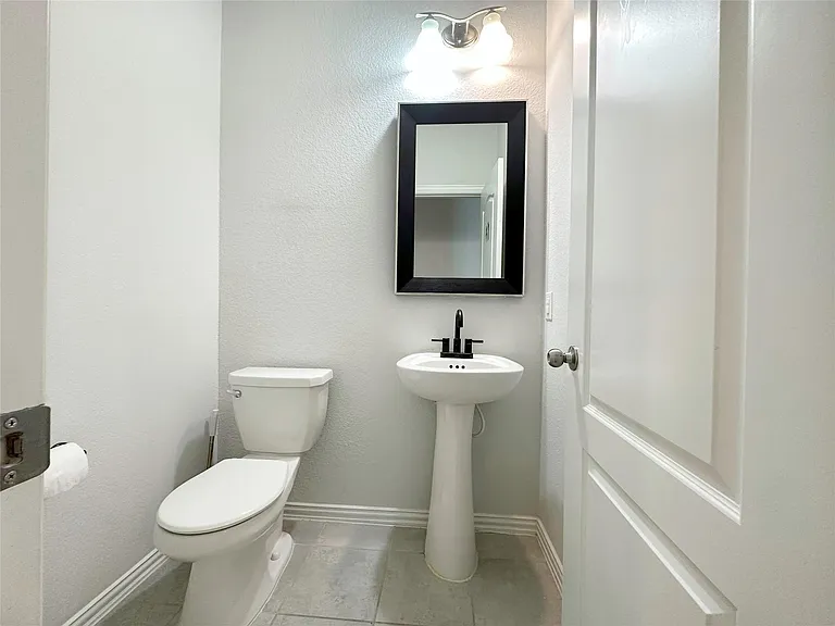 23610 Carducci Dr — Photo 16
