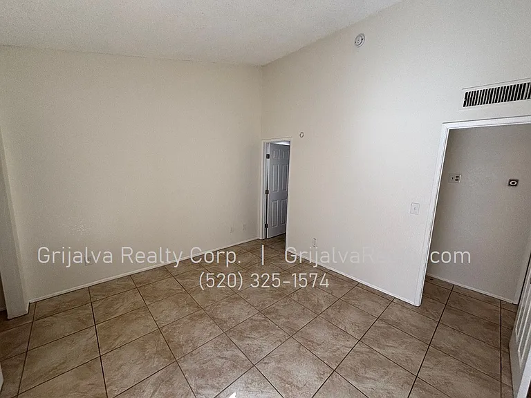 2620 Alturas — Photo 5