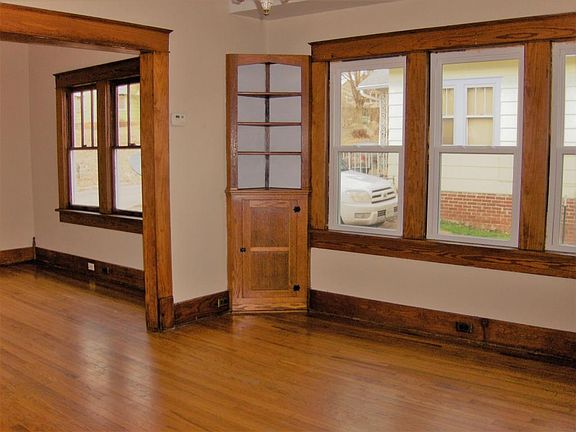 4th image of 3314 Sacramento St