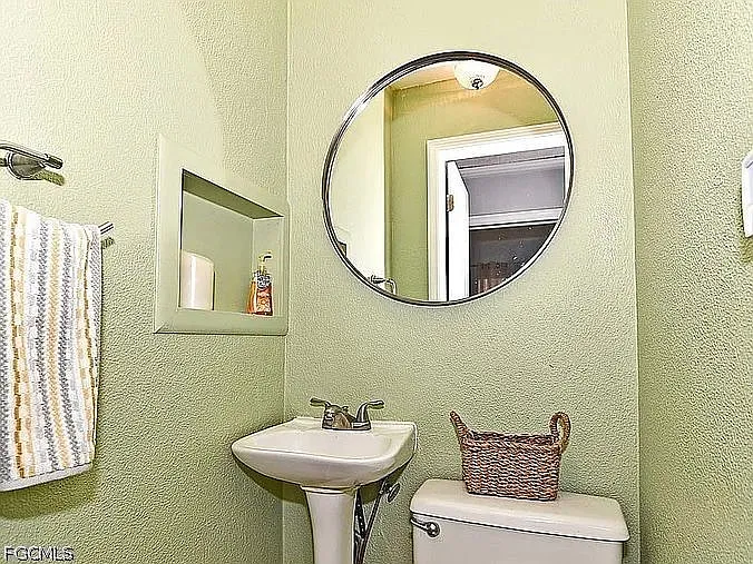3218 Anderson Pl — Photo 2