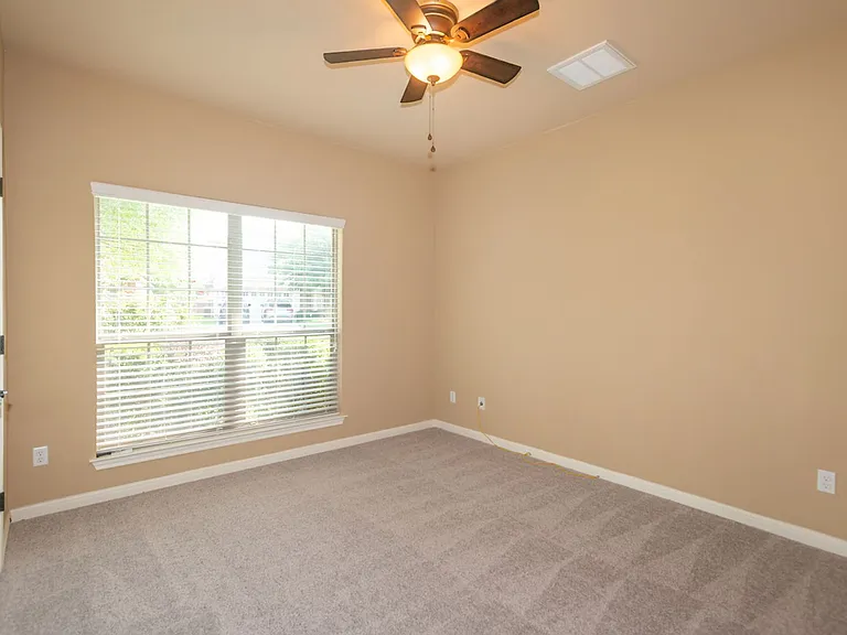 1078 Sussex Way — Photo 16