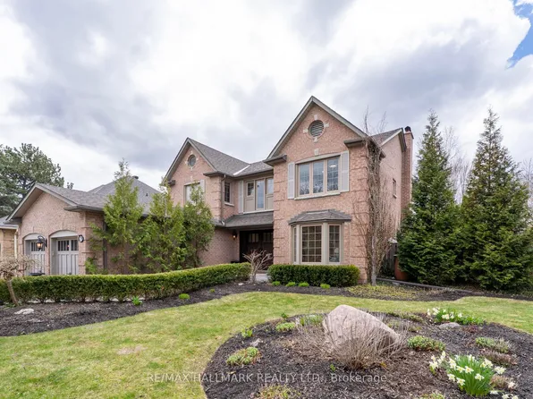 29 Petch Cres, Aurora, ON L4G 5P4